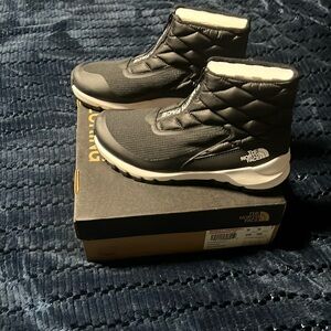 The north face women’s thermoball progressive zip boot